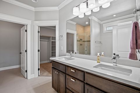 Tiny photo for 407 N Deanjou Avenue, Eagle Point, OR 97524 (MLS # 220211076)