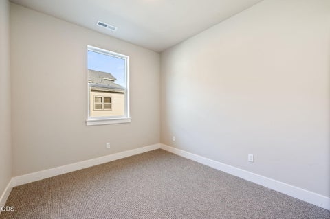 Tiny photo for 20556 NE Empire Avenue, Bend, OR 97701 (MLS # 220226741)
