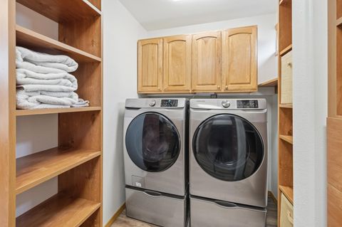 Tiny photo for 15770 Sunrise Boulevard, La Pine, OR 97739 (MLS # 220215404)