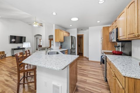 Tiny photo for 15770 Sunrise Boulevard, La Pine, OR 97739 (MLS # 220215404)