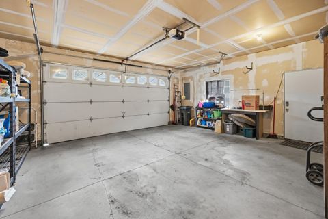 Tiny photo for 15770 Sunrise Boulevard, La Pine, OR 97739 (MLS # 220215404)