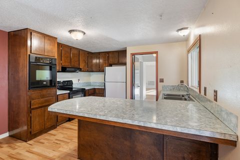 Tiny photo for 1839 NW 51st Street, Redmond, OR 97756 (MLS # 220213206)