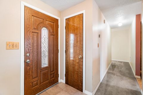 Tiny photo for 1839 NW 51st Street, Redmond, OR 97756 (MLS # 220213206)