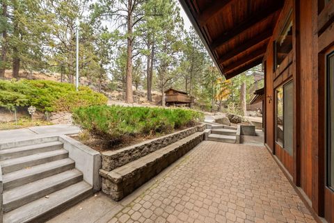 Tiny photo for 1986 NW Rimrock Road, Bend, OR 97703 (MLS # 220211940)