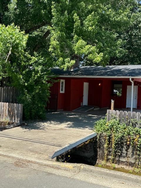 236 S Caves Avenue