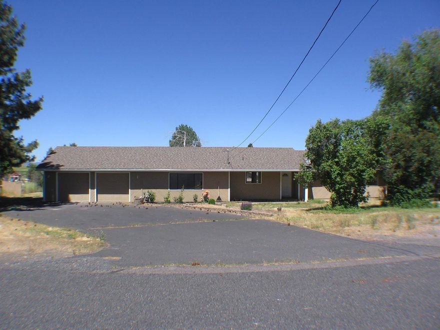 Hard to find horse property in Rolling Hills! Completely renovated/updated interior with new carpet and ceramic tile flooring. Both bathrooms are new with tub/shower and surround, toilets, sinks, vanities and both plumbing and light fixtures. New stainless steel dishwasher, range and micro-hood. Beautiful granite counter tops throughout. Freshly painted inside and out. All on 1 acre with 6 stall horse barn and tack room. This is a must see for all 4-H families!