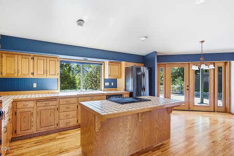 Tiny photo for 500 NW Woodson Drive, Grants Pass, OR 97526 (MLS # 220226315)