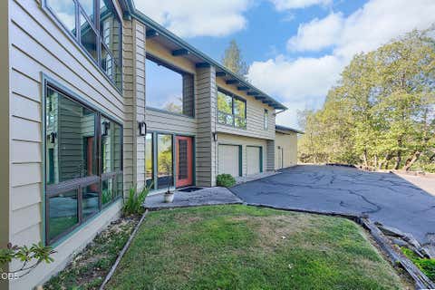 Tiny photo for 500 NW Woodson Drive, Grants Pass, OR 97526 (MLS # 220226315)