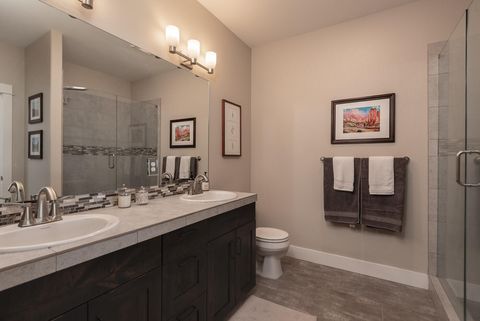 Tiny photo for 1572 NW Kingwood Avenue, Redmond, OR 97756 (MLS # 220217545)