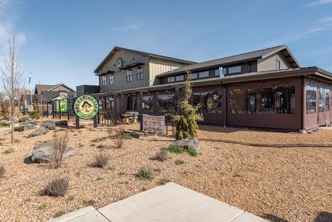 Tiny photo for 1572 NW Kingwood Avenue, Redmond, OR 97756 (MLS # 220217545)