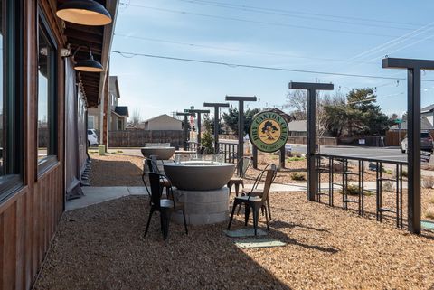 Tiny photo for 1572 NW Kingwood Avenue, Redmond, OR 97756 (MLS # 220217545)