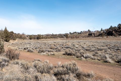 Tiny photo for 1572 NW Kingwood Avenue, Redmond, OR 97756 (MLS # 220217545)