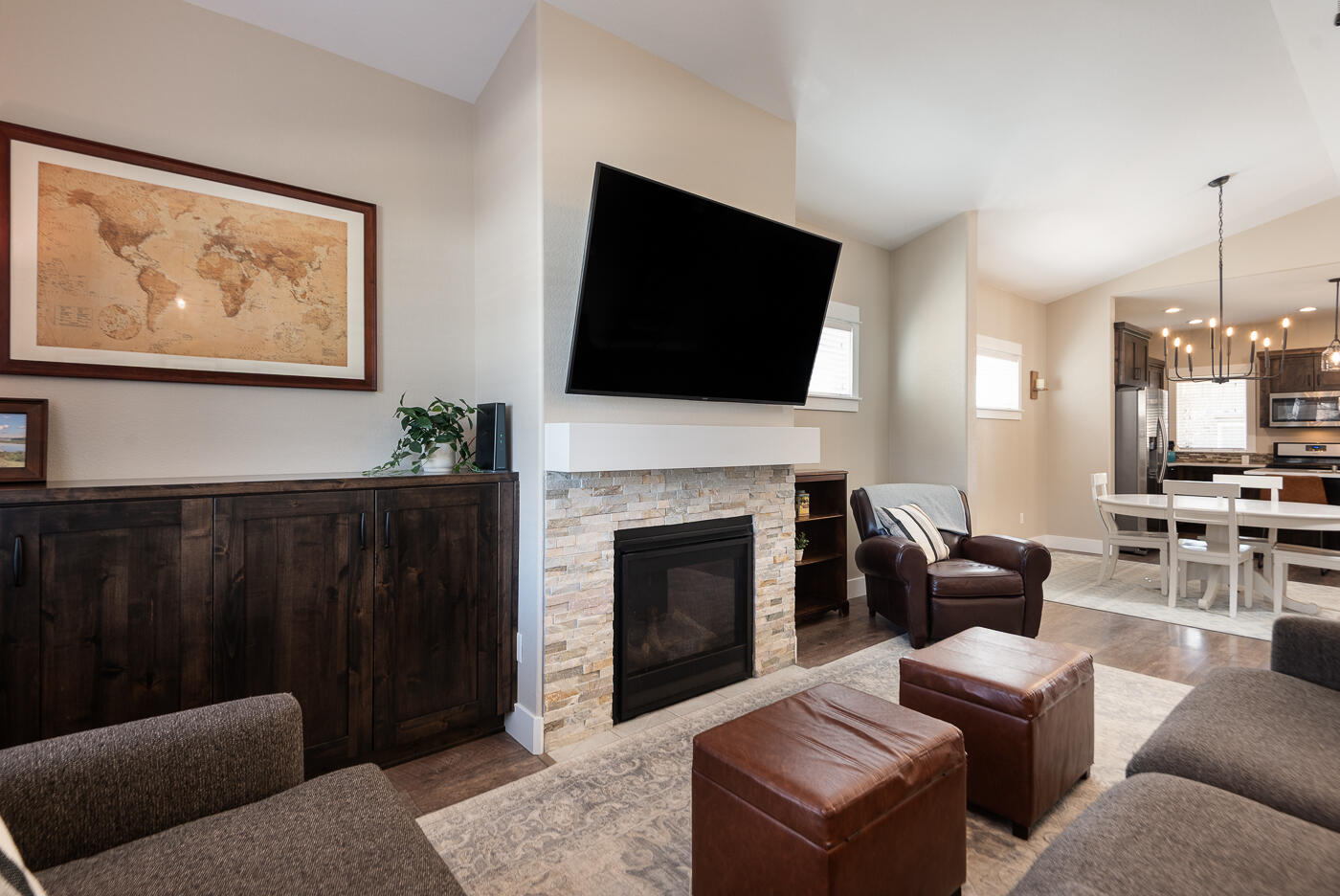 1572 NW Kingwood Avenue