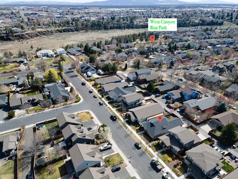 Tiny photo for 1572 NW Kingwood Avenue, Redmond, OR 97756 (MLS # 220217545)