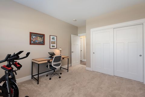 Tiny photo for 1572 NW Kingwood Avenue, Redmond, OR 97756 (MLS # 220217545)