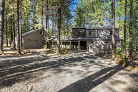 Photo of 13314 Betony #GH 37, Black Butte Ranch, OR 97759 (MLS # 220227790)