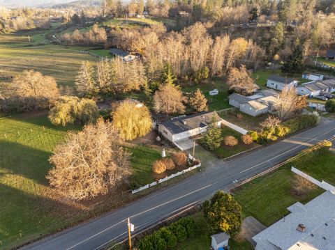 Tiny photo for 1627 Southgate Way, Grants Pass, OR 97527 (MLS # 220212558)