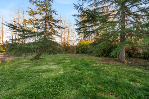 Tiny photo for 1627 Southgate Way, Grants Pass, OR 97527 (MLS # 220212558)