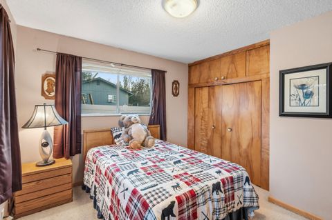 Tiny photo for 1627 Southgate Way, Grants Pass, OR 97527 (MLS # 220212558)