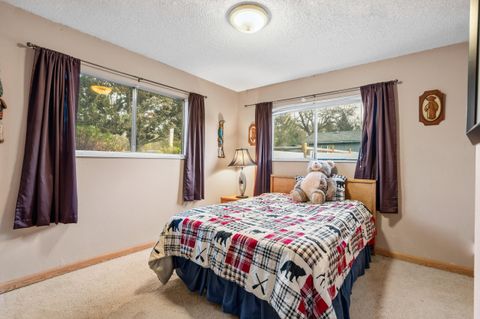 Tiny photo for 1627 Southgate Way, Grants Pass, OR 97527 (MLS # 220212558)