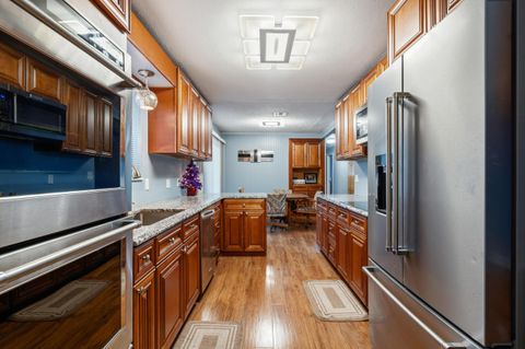 Tiny photo for 1627 Southgate Way, Grants Pass, OR 97527 (MLS # 220212558)