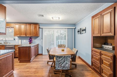 Tiny photo for 1627 Southgate Way, Grants Pass, OR 97527 (MLS # 220212558)