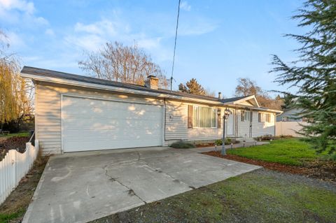 Tiny photo for 1627 Southgate Way, Grants Pass, OR 97527 (MLS # 220212558)
