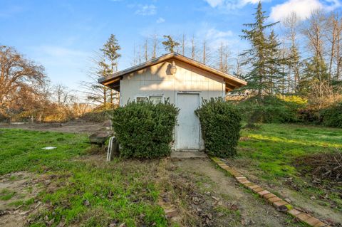 Tiny photo for 1627 Southgate Way, Grants Pass, OR 97527 (MLS # 220212558)