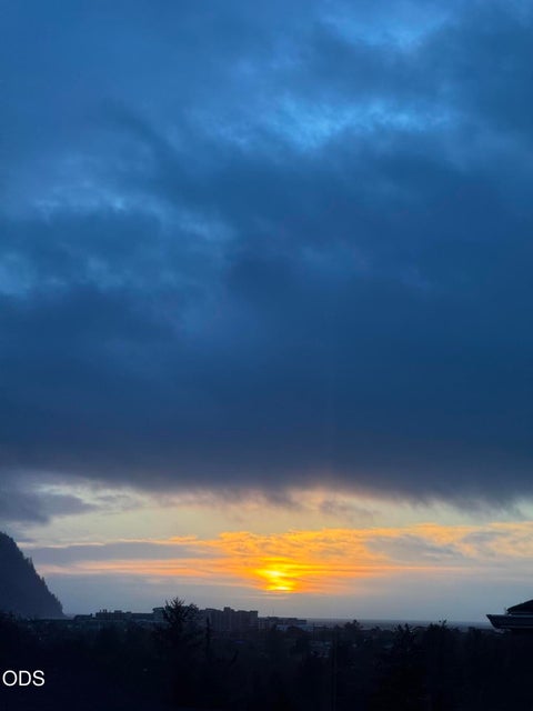 Tiny photo for 2144 Middle Fork Circle, Seaside, OR 97138 (MLS # 220224487)