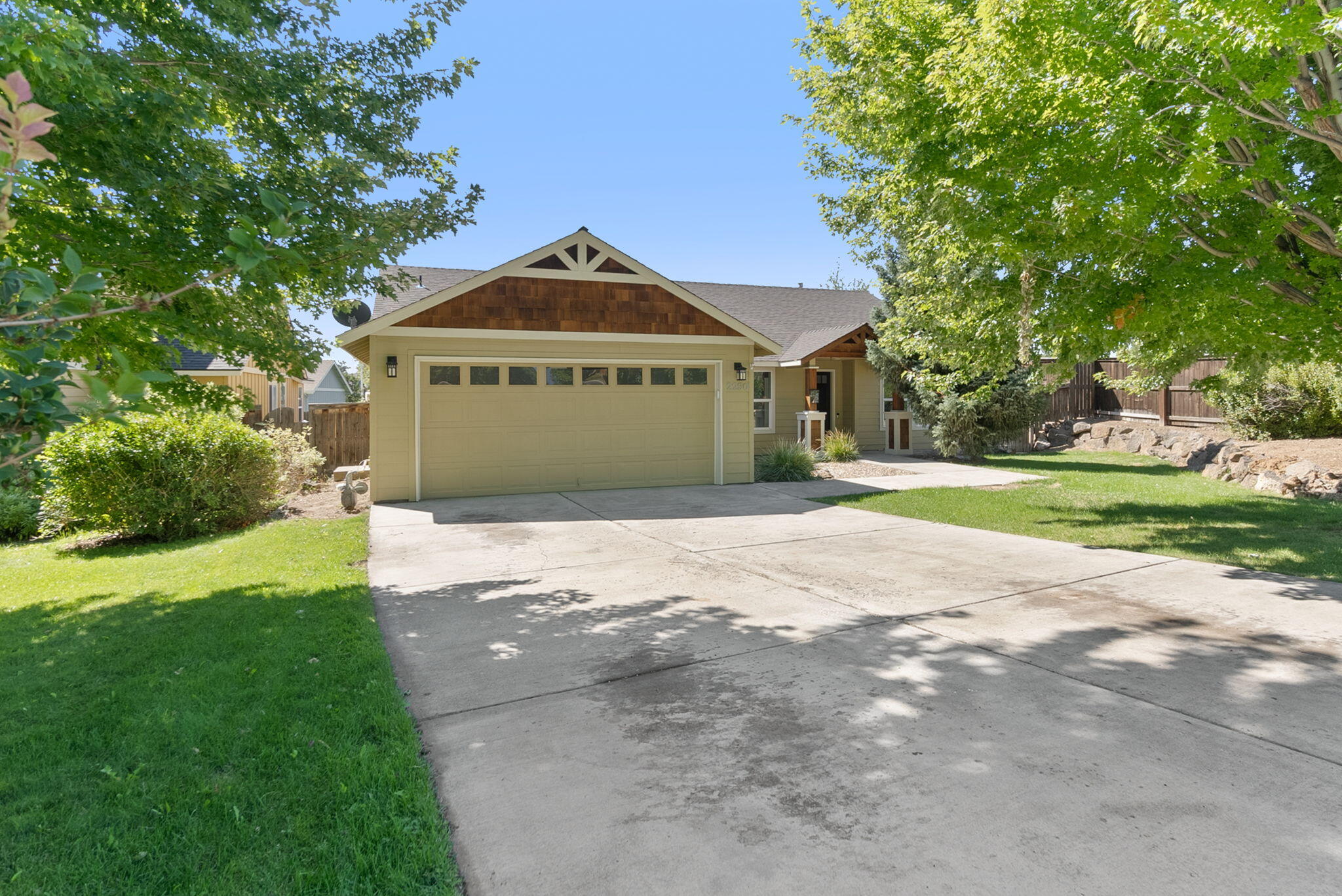 2290 SW Kalama Avenue