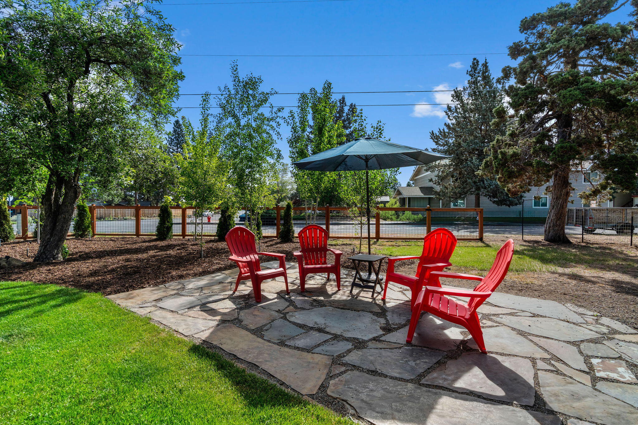 565 SE Woodland Boulevard