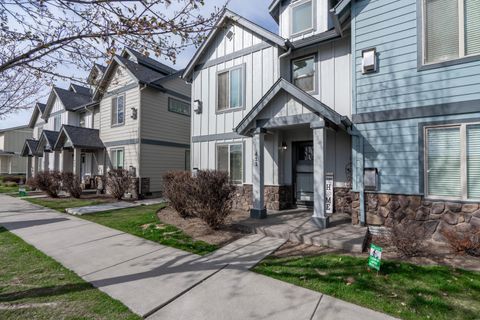 411 NW 25th Street Redmond OR 97756