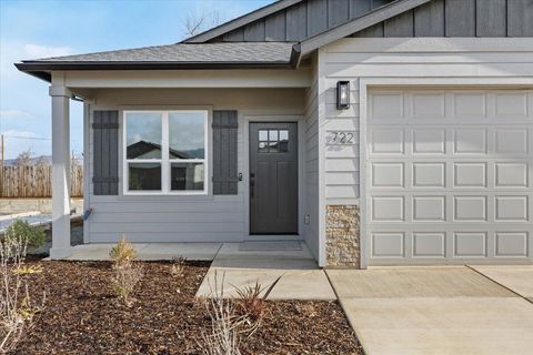 Tiny photo for 734 Dahl Place #16, Medford, OR 97501 (MLS # 220219240)