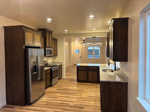 Tiny photo for 734 Dahl Place #16, Medford, OR 97501 (MLS # 220219240)