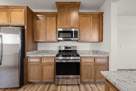 Tiny photo for 734 Dahl Place #16, Medford, OR 97501 (MLS # 220219240)