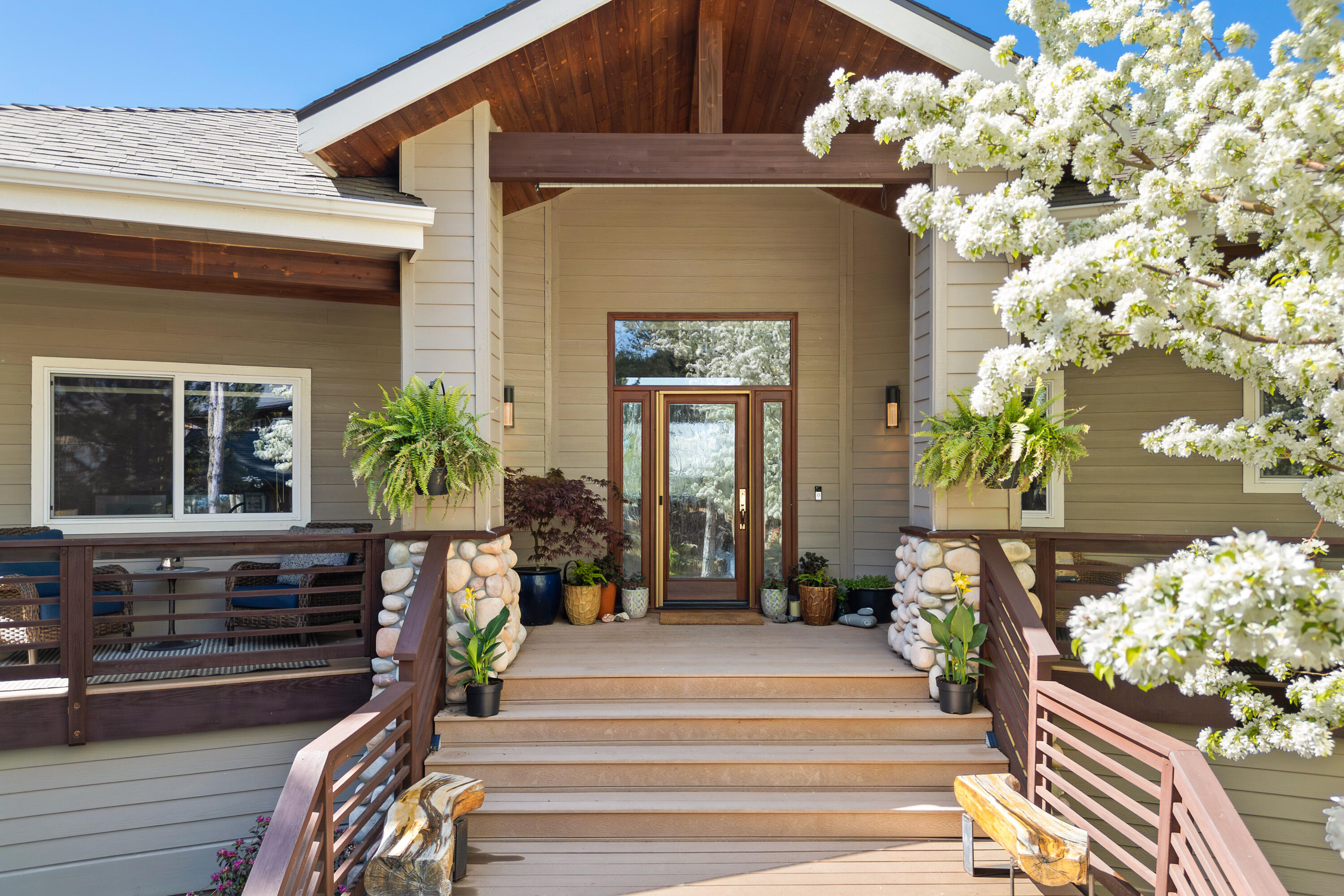 3391 NW Panorama Drive