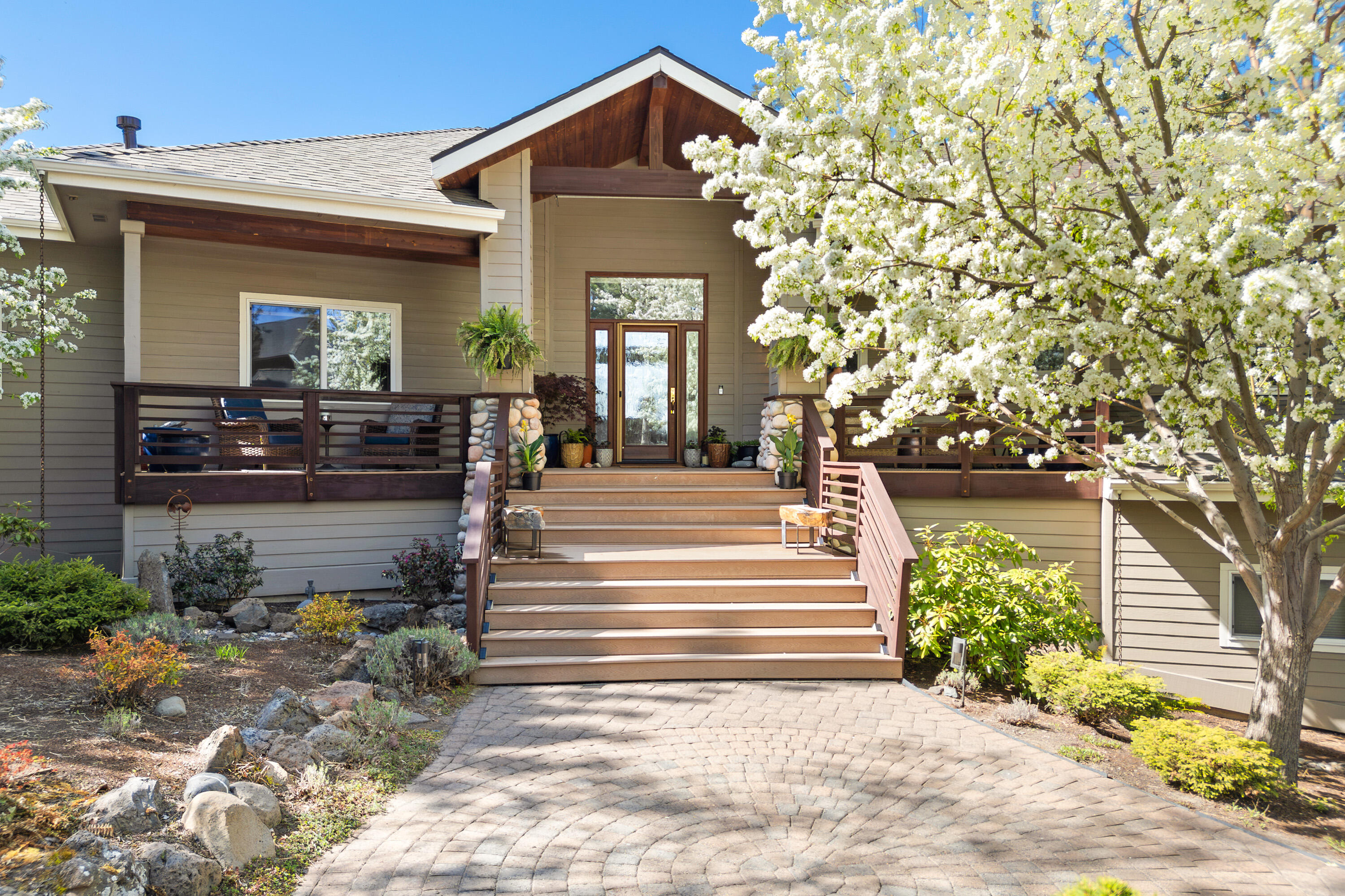 3391 NW Panorama Drive