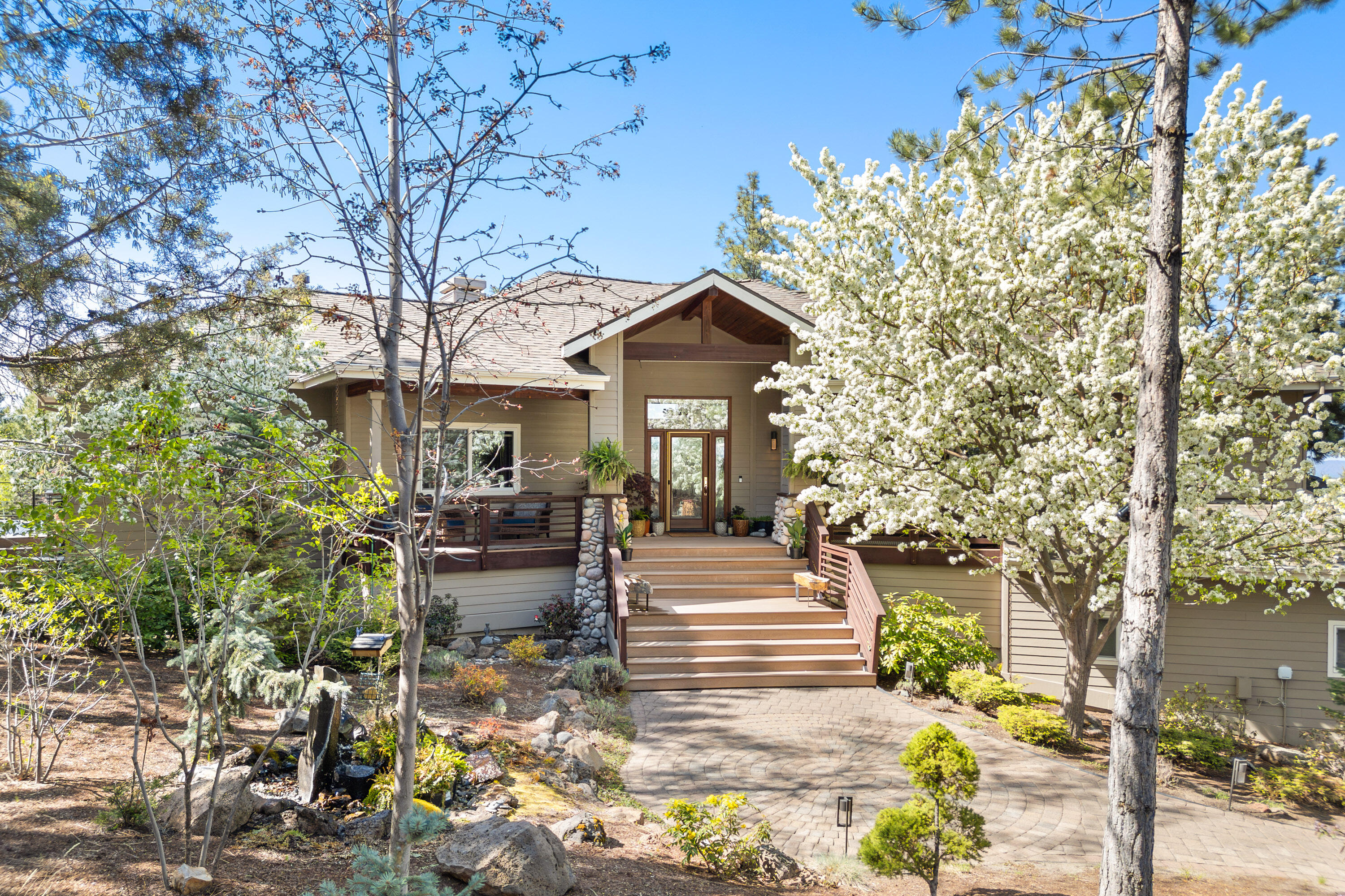 3391 NW Panorama Drive