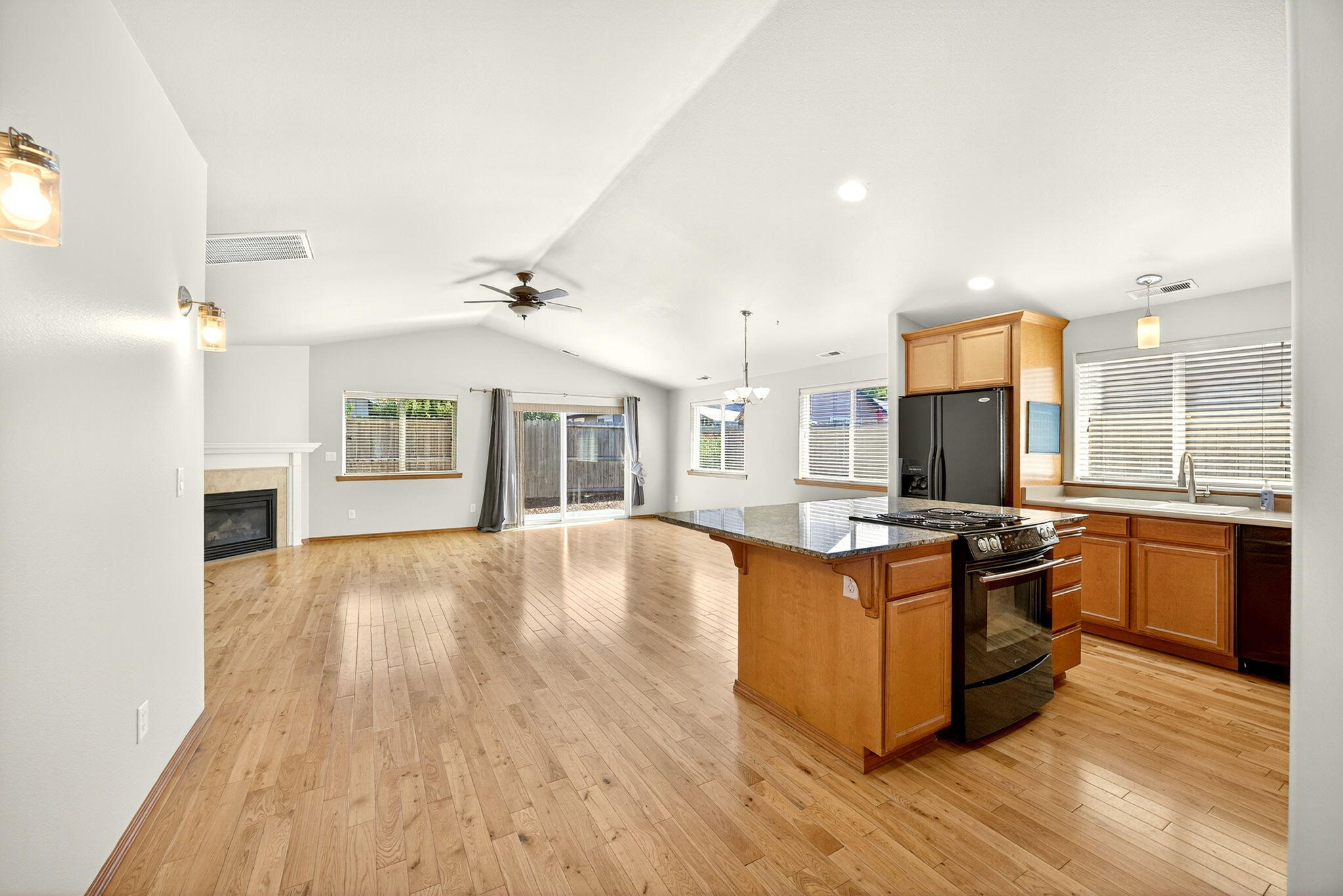 1041 Compton Way