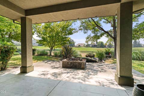 Tiny photo for 938 St Andrews Way, Eagle Point, OR 97524 (MLS # 220226838)