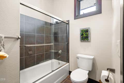 Tiny photo for 938 St Andrews Way, Eagle Point, OR 97524 (MLS # 220226838)