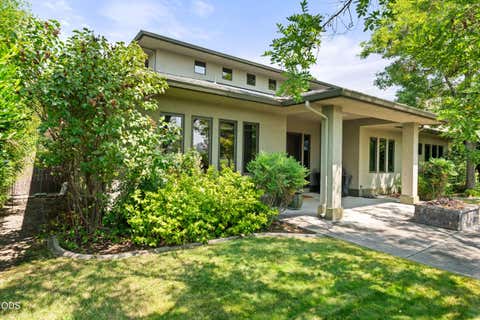 Tiny photo for 938 St Andrews Way, Eagle Point, OR 97524 (MLS # 220226838)