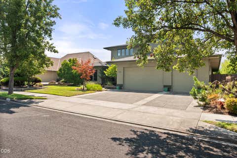 Tiny photo for 938 St Andrews Way, Eagle Point, OR 97524 (MLS # 220226838)