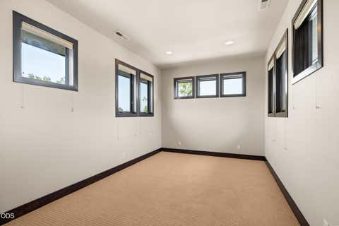 Tiny photo for 938 St Andrews Way, Eagle Point, OR 97524 (MLS # 220226838)
