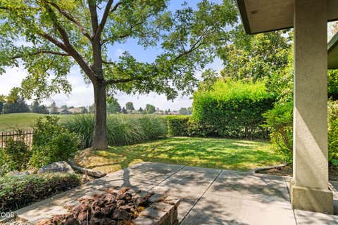 Tiny photo for 938 St Andrews Way, Eagle Point, OR 97524 (MLS # 220226838)