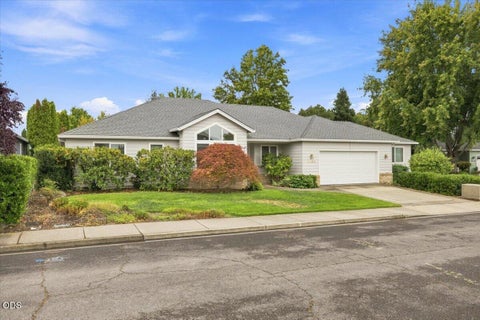 Photo of 3436 Blue Blossom Drive, Medford, OR 97504 (MLS # 220228269)