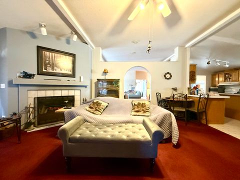 Tiny photo for 370 Highway 422, Chiloquin, OR 97624 (MLS # 220211425)