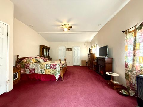 Tiny photo for 370 Highway 422, Chiloquin, OR 97624 (MLS # 220211425)