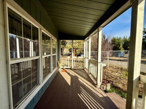 Tiny photo for 370 Highway 422, Chiloquin, OR 97624 (MLS # 220211425)