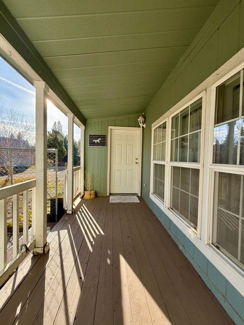 Tiny photo for 370 Highway 422, Chiloquin, OR 97624 (MLS # 220211425)